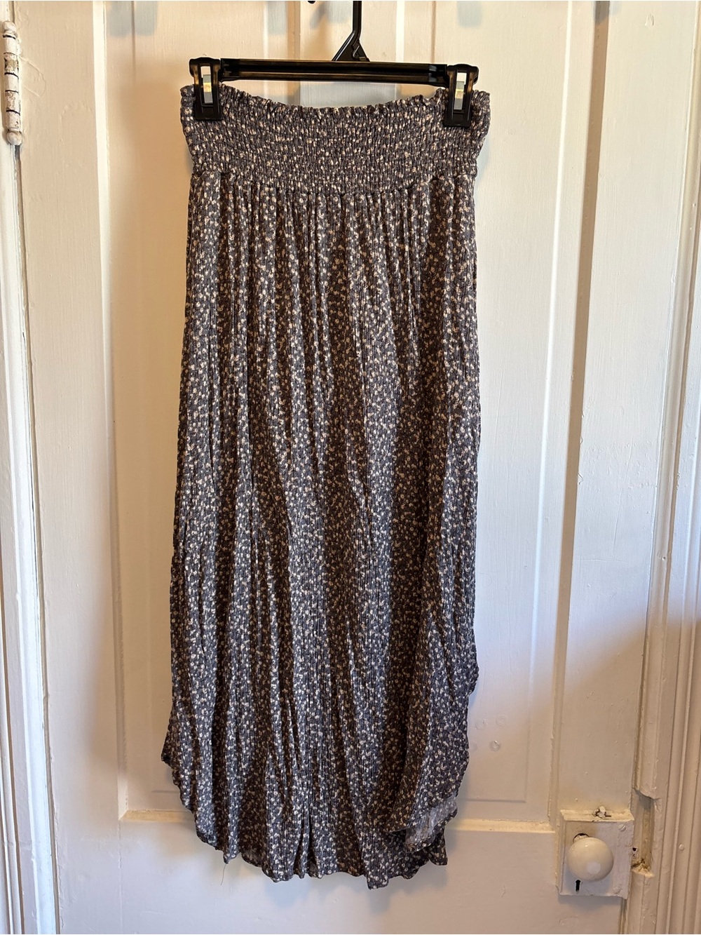 Sozy Mia Midi Skirt in Lavender Gray Floral Size Large - Picture 2 of 7